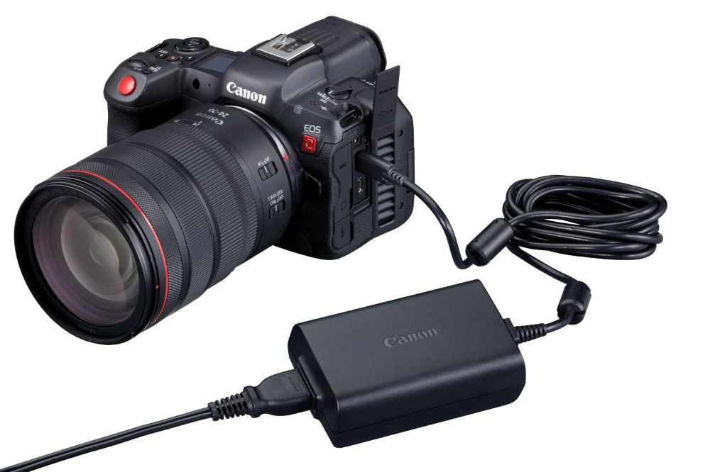 Canon_EOS-R5-C_PD-E1_usb_charger.jpg